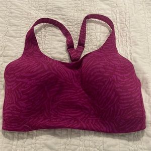 Athleta sports bra never worn in size 36DD